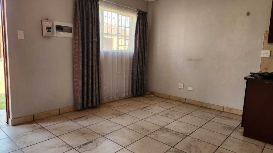 2 Bedroom Property for Sale in Waterkloof East North West